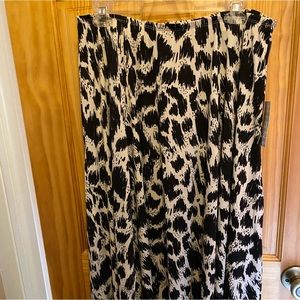 LulaRoe Jennifer skirt